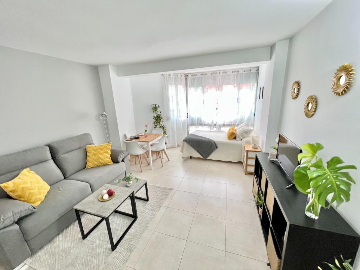 Precioso Estudio Con Piscina, Junto A La Playa Torre Del Mar Exteriör bild