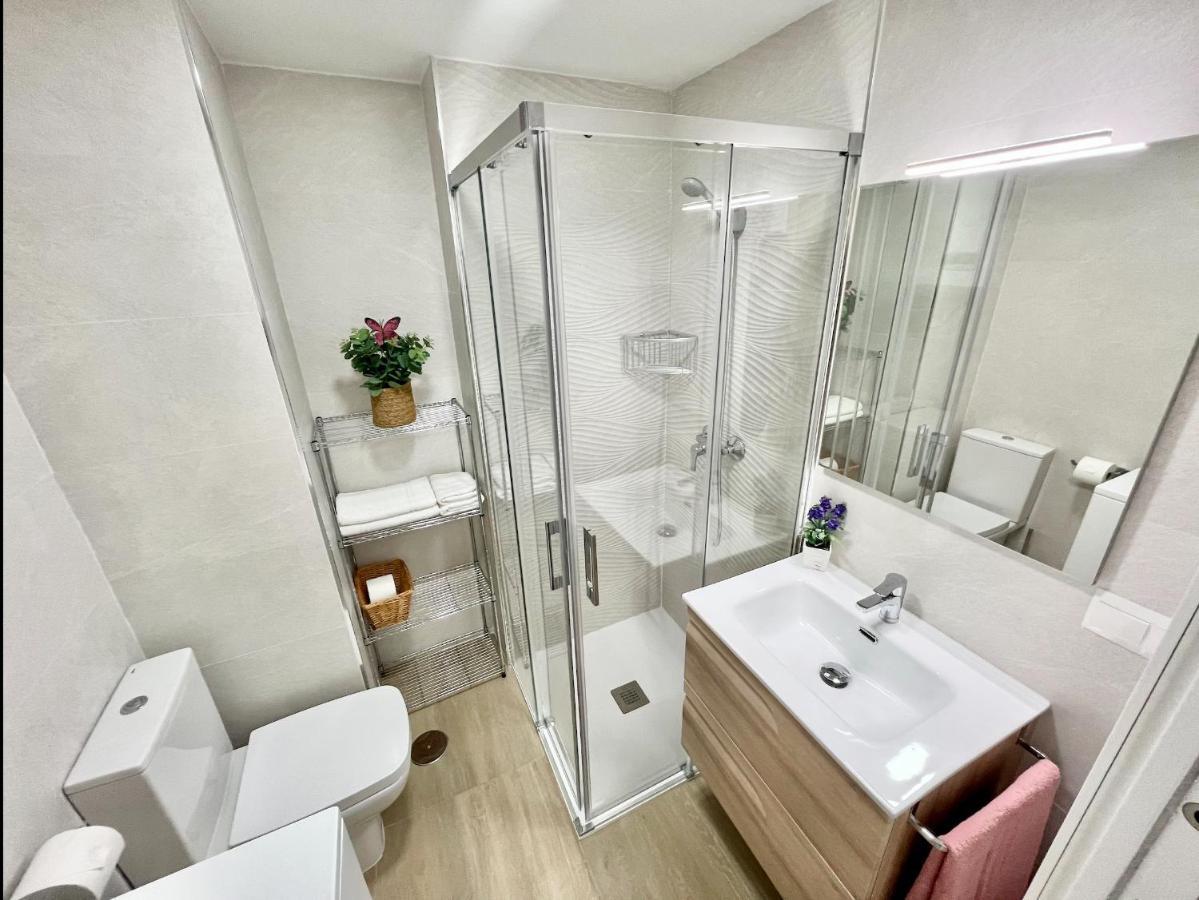Precioso Estudio Con Piscina, Junto A La Playa Torre Del Mar Exteriör bild